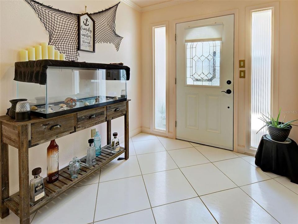 For Sale: $312,900 (2 beds, 2 baths, 1900 Square Feet)