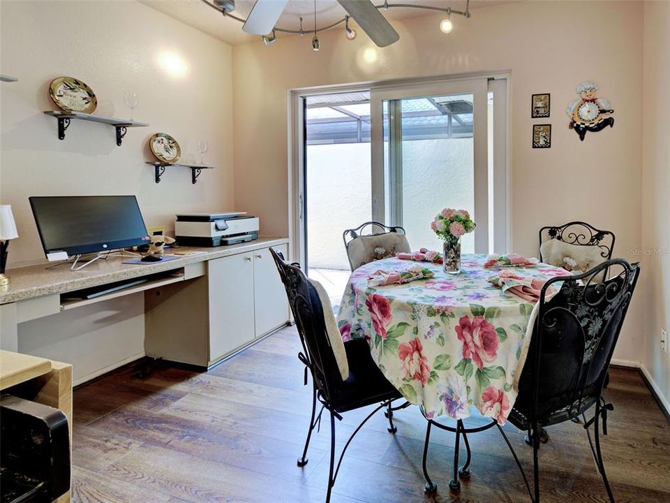 For Sale: $312,900 (2 beds, 2 baths, 1900 Square Feet)