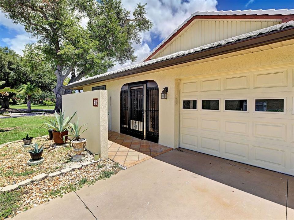 For Sale: $312,900 (2 beds, 2 baths, 1900 Square Feet)