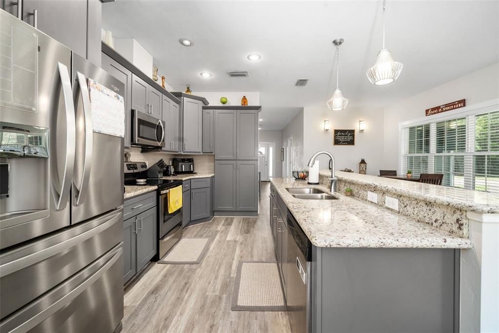 En Venta: $295,000 (2 camas, 2 baños, 1430 Pies cuadrados)