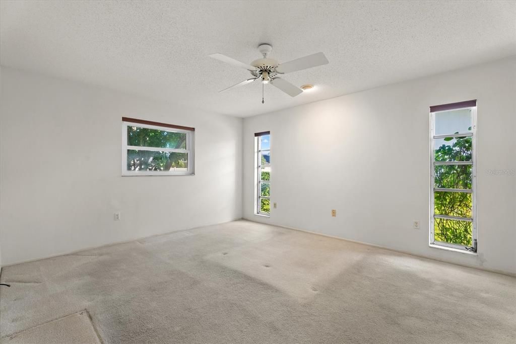 For Sale: $385,000 (3 beds, 2 baths, 1548 Square Feet)