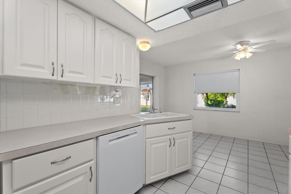 For Sale: $385,000 (3 beds, 2 baths, 1548 Square Feet)