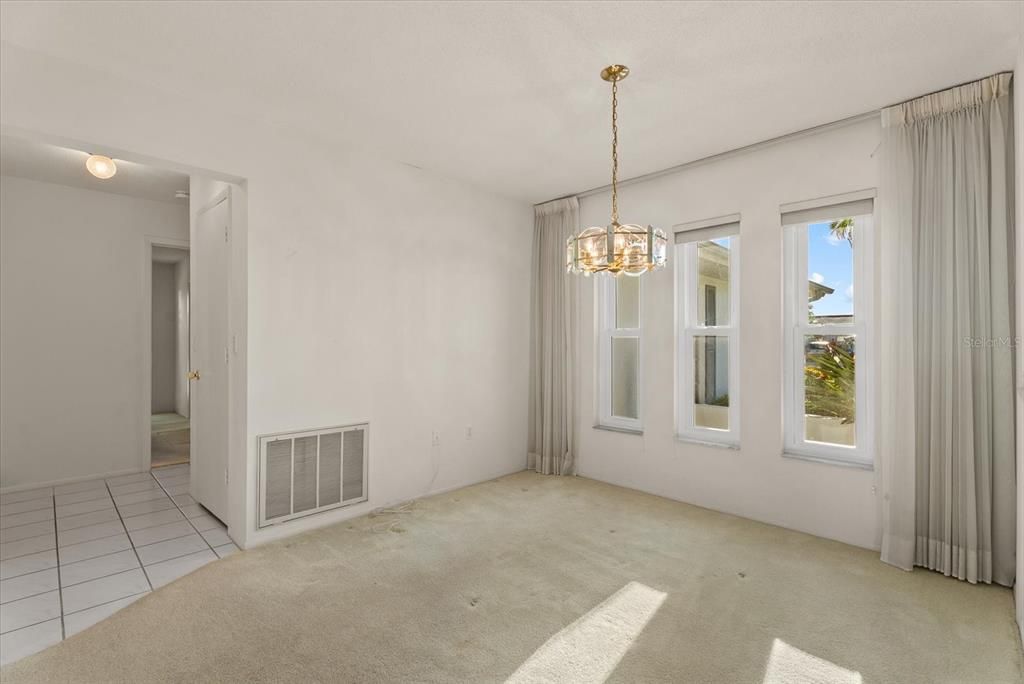 For Sale: $385,000 (3 beds, 2 baths, 1548 Square Feet)