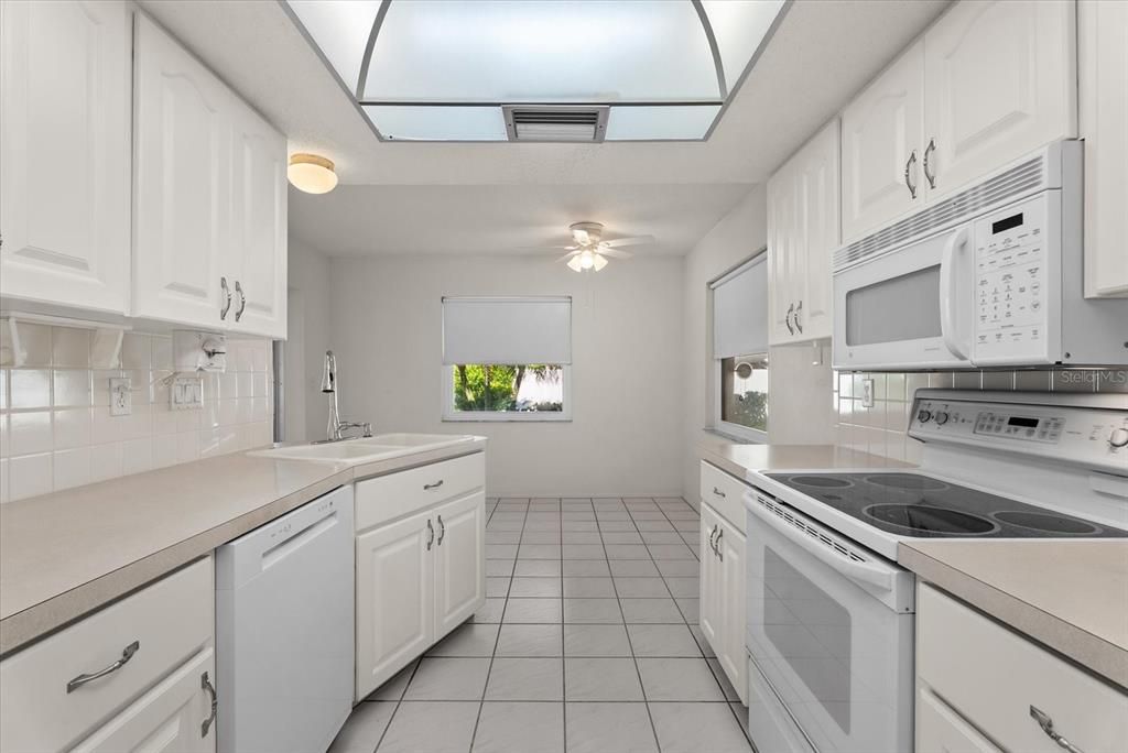 For Sale: $385,000 (3 beds, 2 baths, 1548 Square Feet)