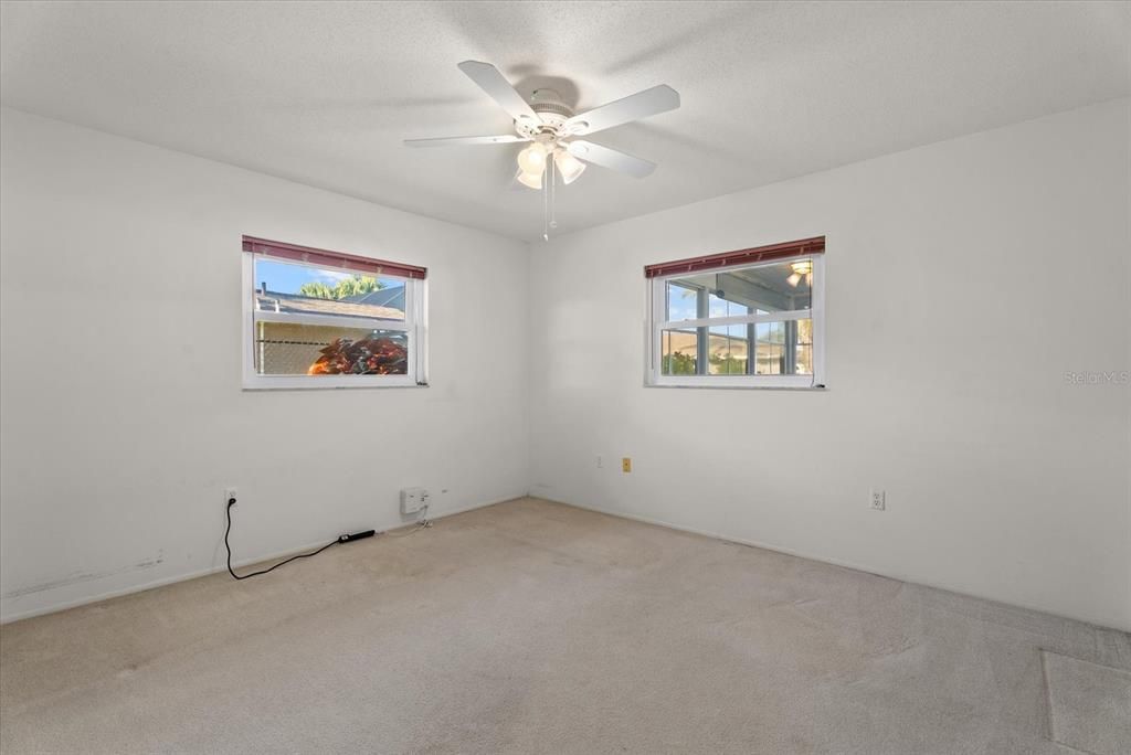 For Sale: $385,000 (3 beds, 2 baths, 1548 Square Feet)