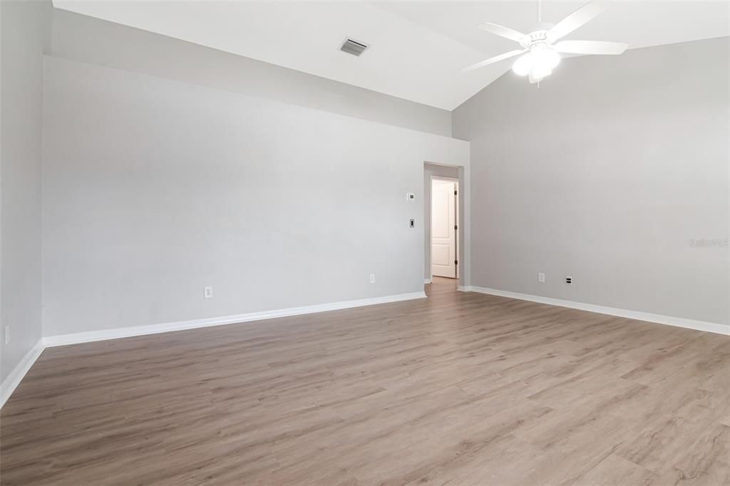 For Rent: $2,250 (3 beds, 2 baths, 1300 Square Feet)