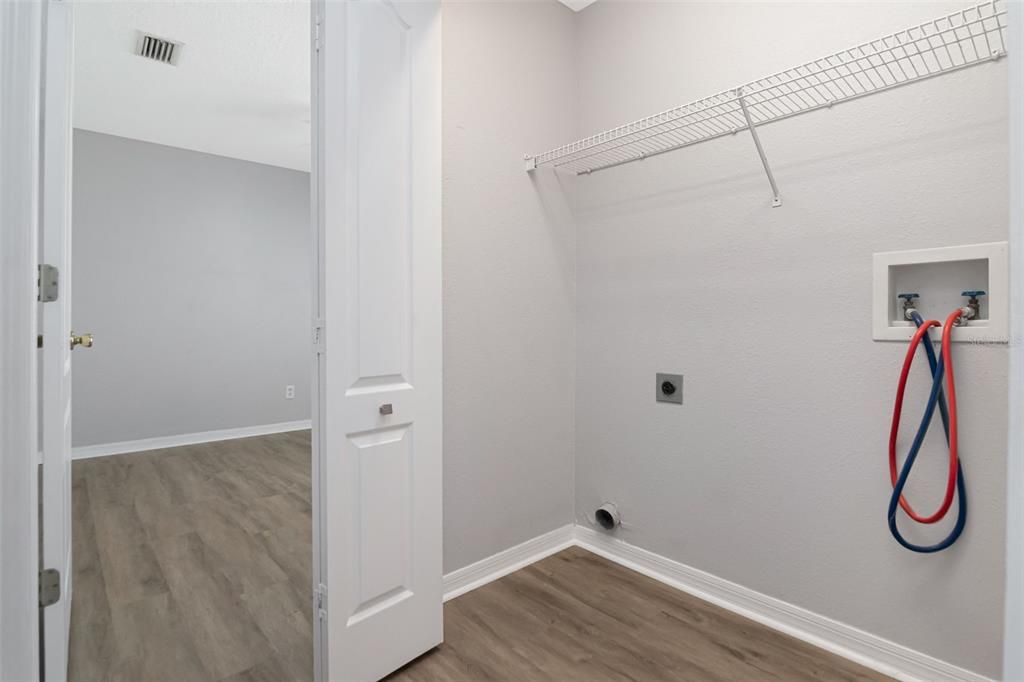 For Rent: $2,250 (3 beds, 2 baths, 1300 Square Feet)