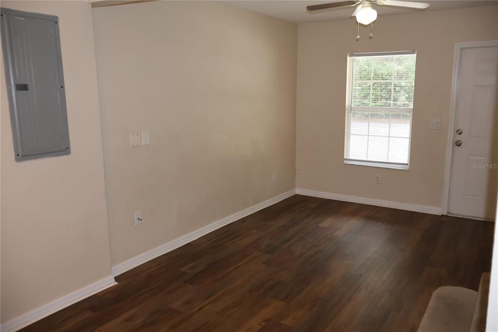 For Rent: $1,500 (3 beds, 2 baths, 1401 Square Feet)