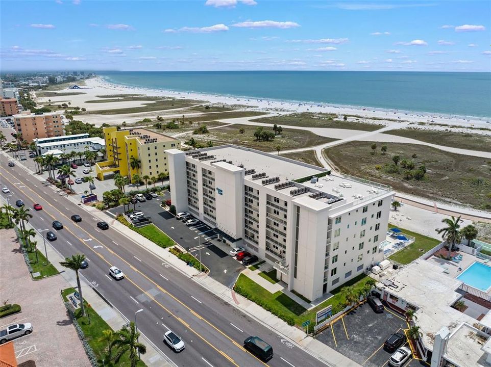 En Venta: $985,000 (2 camas, 2 baños, 1060 Pies cuadrados)