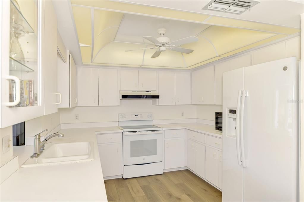 Под контрактом: $209,000 (3 спален, 2 ванн, 1311 Квадратных фут)