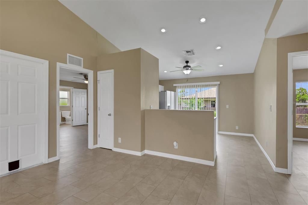 Activo con contrato: $229,900 (3 camas, 2 baños, 1258 Pies cuadrados)