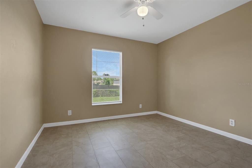 Activo con contrato: $229,900 (3 camas, 2 baños, 1258 Pies cuadrados)
