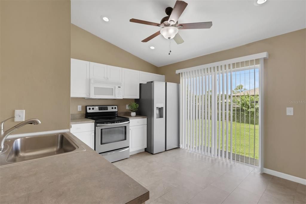 Activo con contrato: $229,900 (3 camas, 2 baños, 1258 Pies cuadrados)