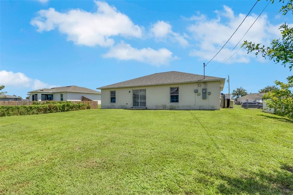 Activo con contrato: $229,900 (3 camas, 2 baños, 1258 Pies cuadrados)