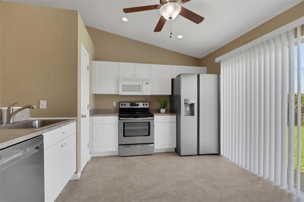 Activo con contrato: $229,900 (3 camas, 2 baños, 1258 Pies cuadrados)