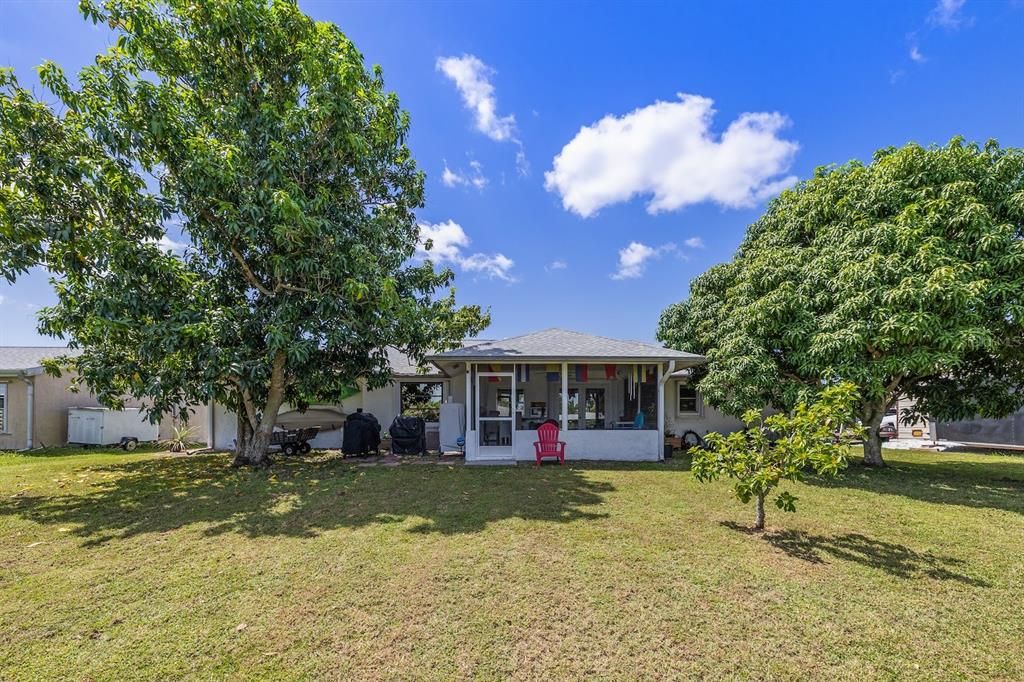 For Sale: $450,000 (2 beds, 2 baths, 1262 Square Feet)