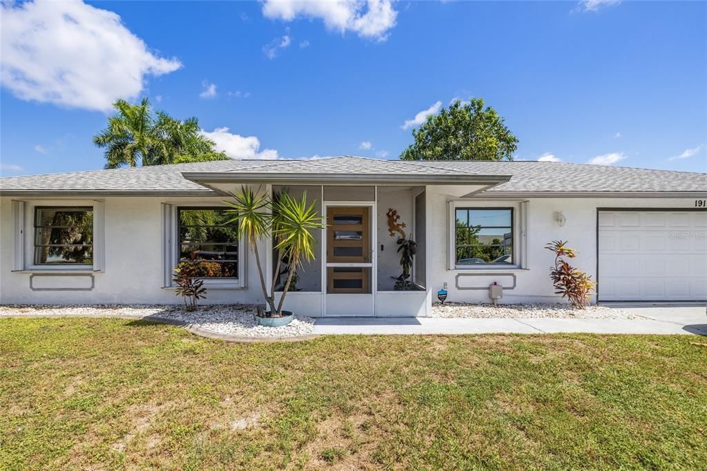 For Sale: $450,000 (2 beds, 2 baths, 1262 Square Feet)