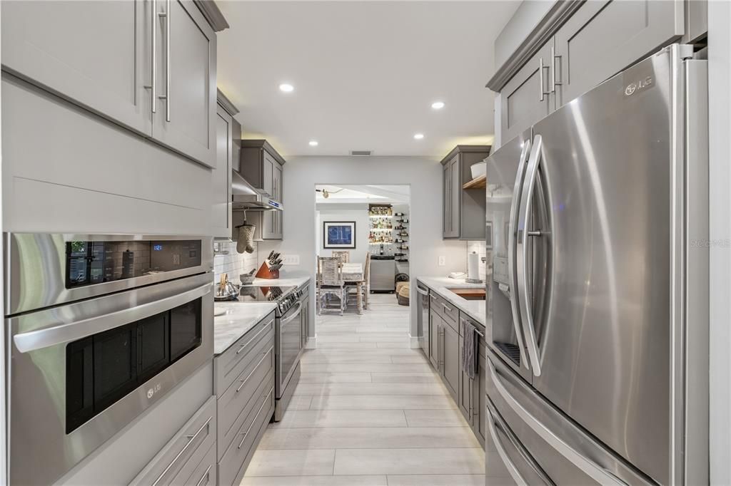 For Sale: $450,000 (2 beds, 2 baths, 1262 Square Feet)