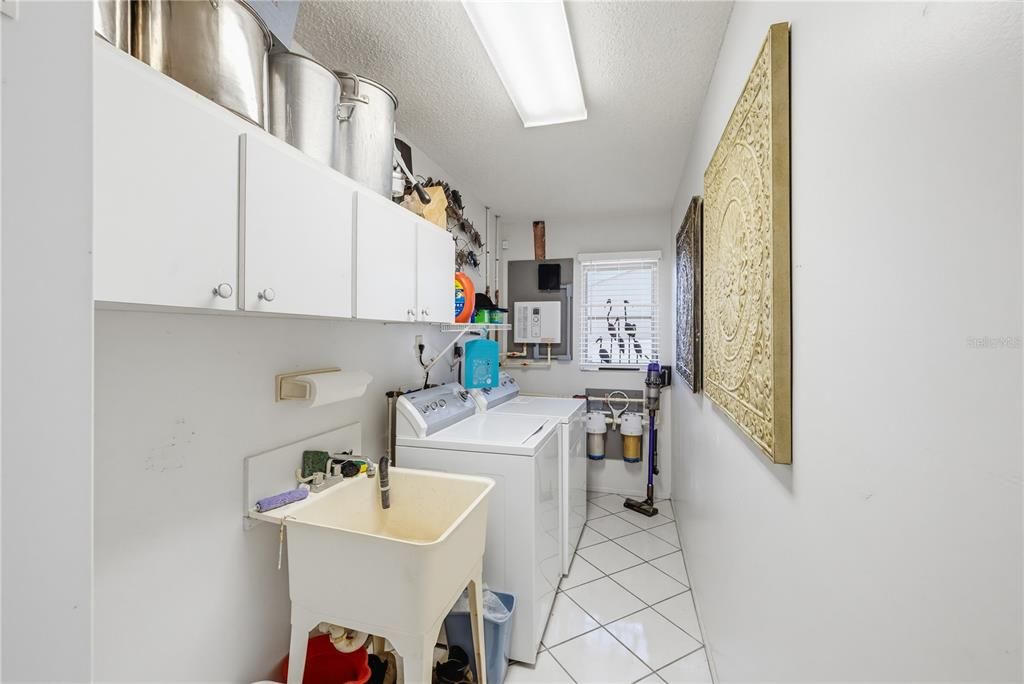 For Sale: $450,000 (2 beds, 2 baths, 1262 Square Feet)
