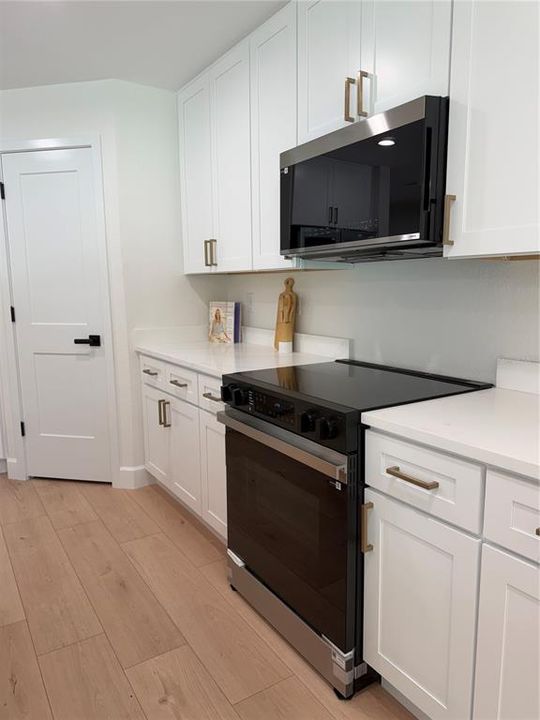 For Sale: $334,900 (4 beds, 2 baths, 1863 Square Feet)