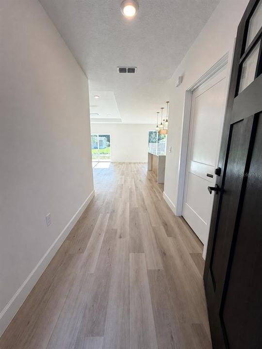 For Sale: $334,900 (4 beds, 2 baths, 1863 Square Feet)
