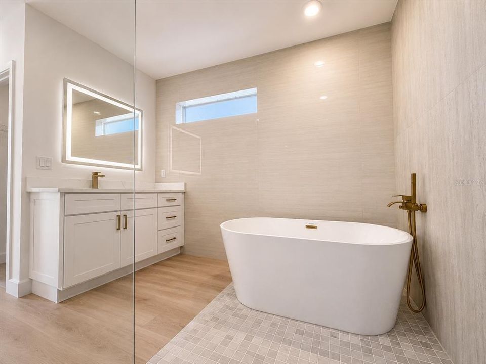 For Sale: $334,900 (4 beds, 2 baths, 1863 Square Feet)