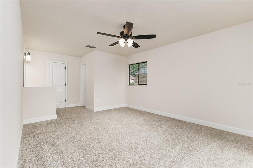 En Venta: $379,950 (4 camas, 2 baños, 1866 Pies cuadrados)