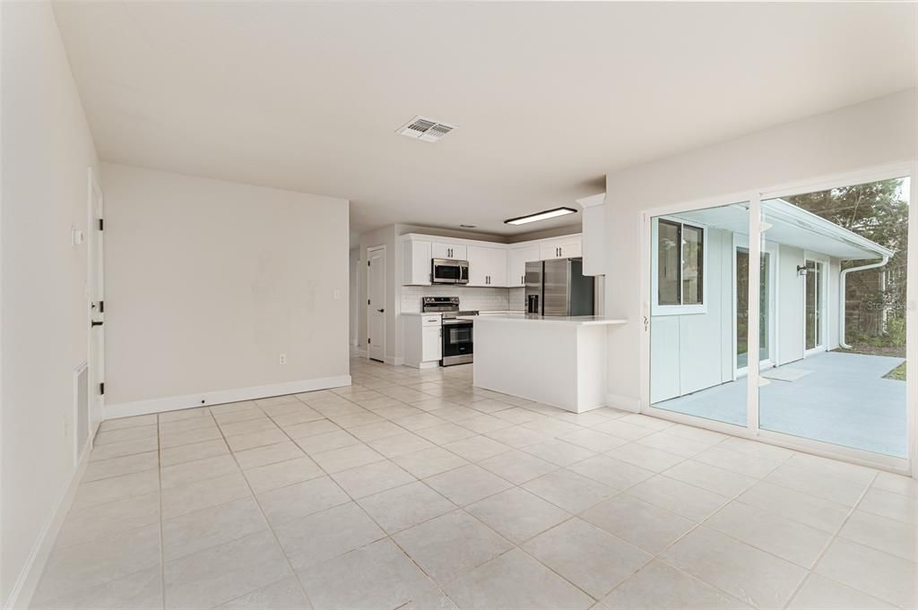 En Venta: $379,950 (4 camas, 2 baños, 1866 Pies cuadrados)