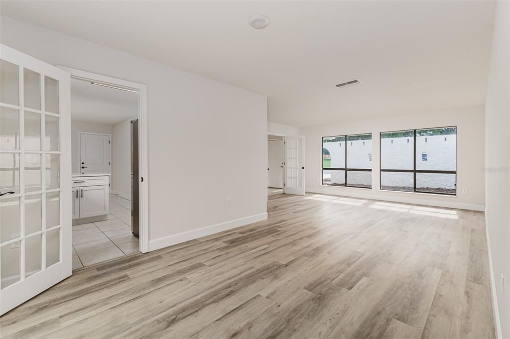 En Venta: $379,950 (4 camas, 2 baños, 1866 Pies cuadrados)