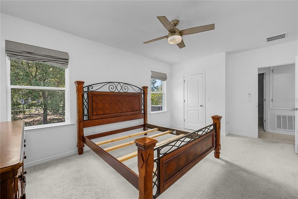 For Sale: $299,900 (3 beds, 2 baths, 1560 Square Feet)