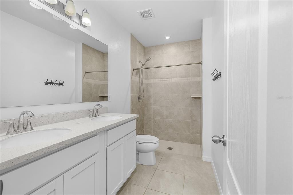 For Sale: $299,900 (3 beds, 2 baths, 1560 Square Feet)