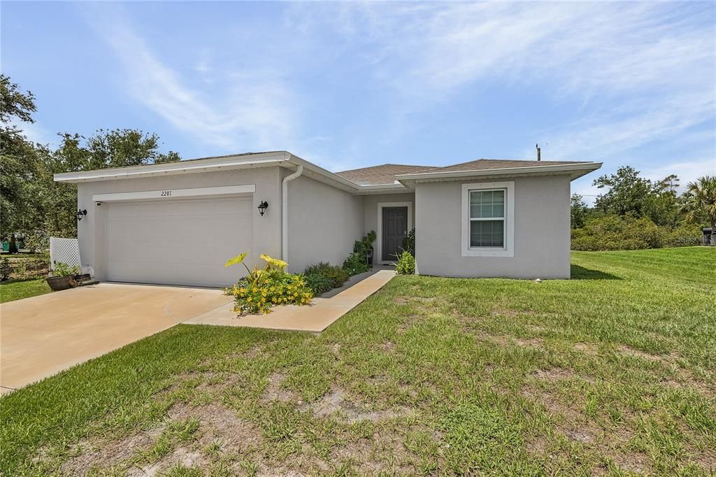 For Sale: $299,900 (3 beds, 2 baths, 1560 Square Feet)