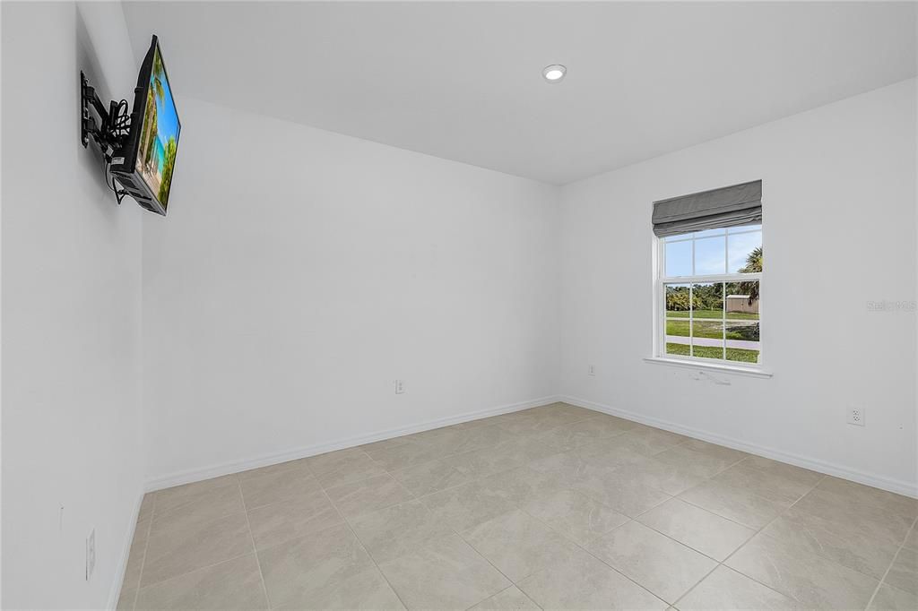 For Sale: $299,900 (3 beds, 2 baths, 1560 Square Feet)