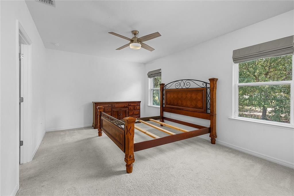 For Sale: $299,900 (3 beds, 2 baths, 1560 Square Feet)