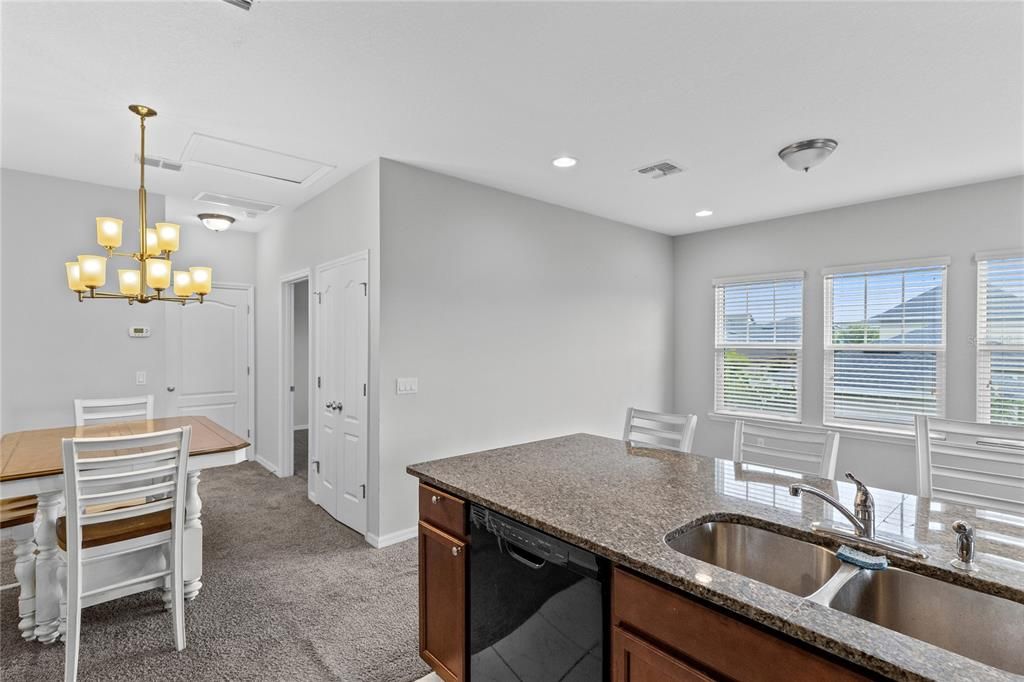 For Rent: $1,700 (1 beds, 1 baths, 750 Square Feet)