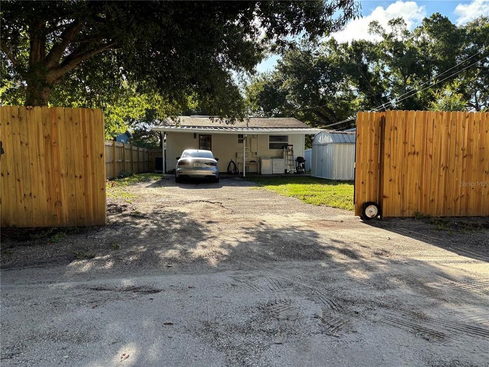 For Rent: $2,250 (2 beds, 1 baths, 750 Square Feet)