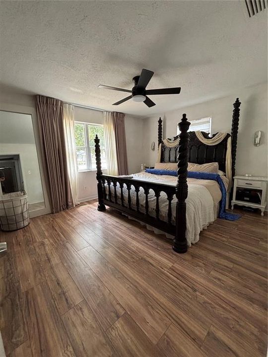 For Rent: $2,250 (2 beds, 1 baths, 750 Square Feet)