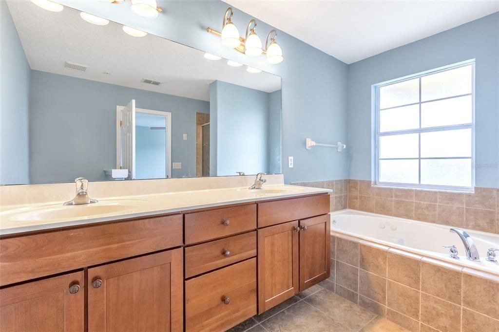 For Sale: $315,000 (4 beds, 2 baths, 1862 Square Feet)