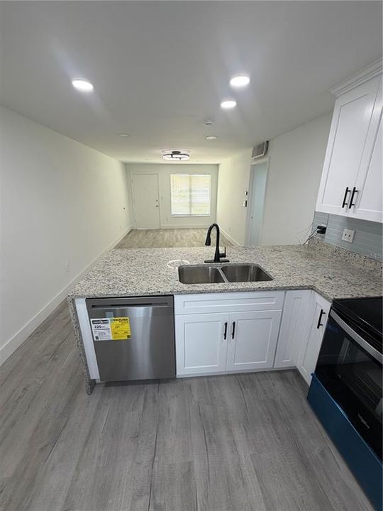 For Rent: $1,550 (1 beds, 1 baths, 628 Square Feet)