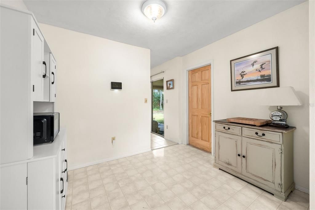 En Venta: $299,900 (3 camas, 2 baños, 1608 Pies cuadrados)