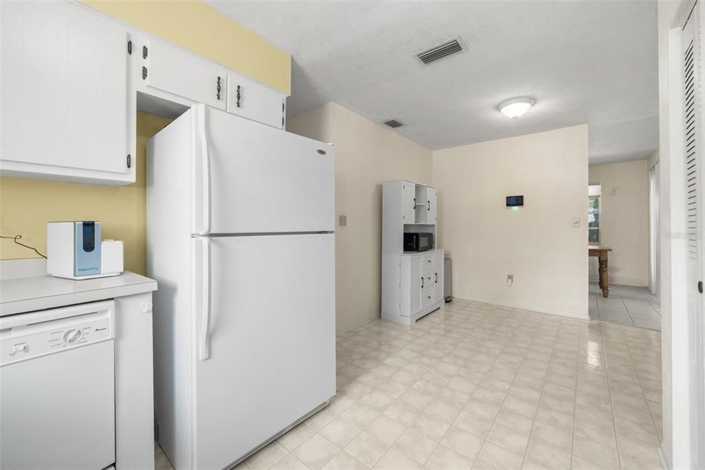 En Venta: $299,900 (3 camas, 2 baños, 1608 Pies cuadrados)