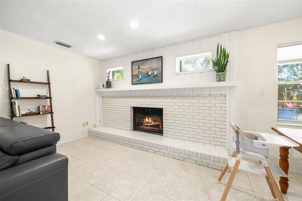 En Venta: $299,900 (3 camas, 2 baños, 1608 Pies cuadrados)