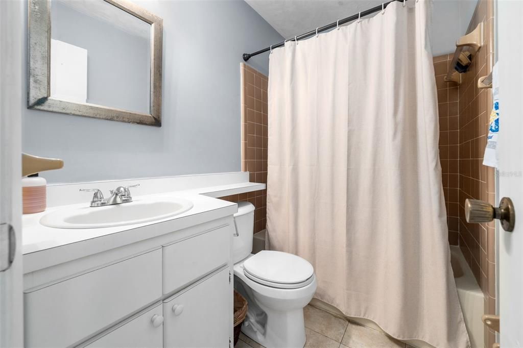 En Venta: $299,900 (3 camas, 2 baños, 1608 Pies cuadrados)