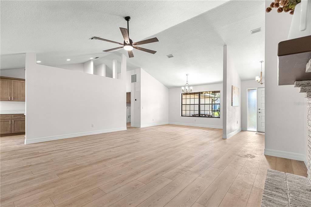 For Sale: $324,000 (3 beds, 2 baths, 1708 Square Feet)
