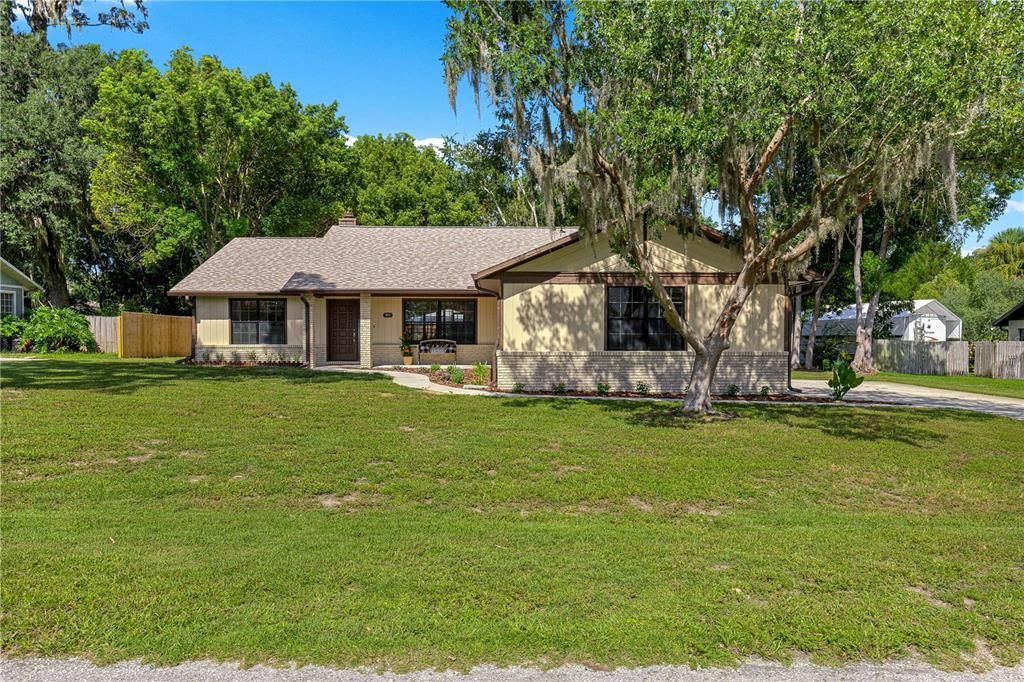 For Sale: $324,000 (3 beds, 2 baths, 1708 Square Feet)