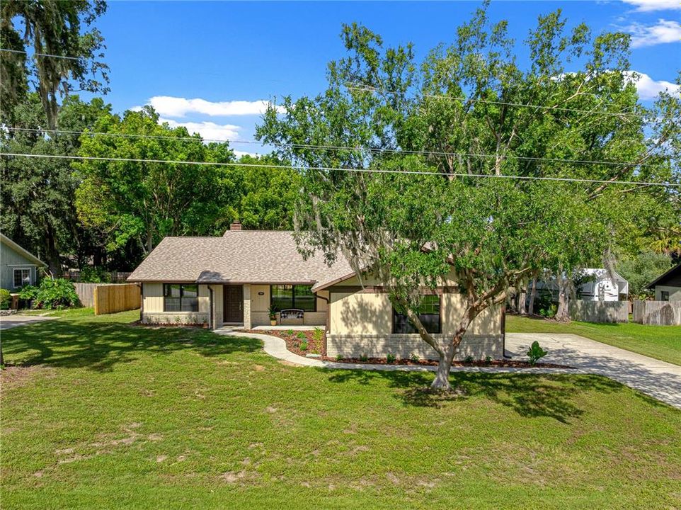 For Sale: $324,000 (3 beds, 2 baths, 1708 Square Feet)