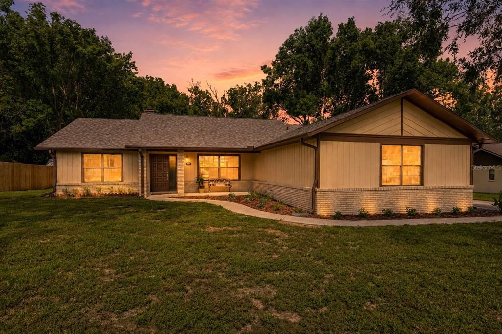 For Sale: $324,000 (3 beds, 2 baths, 1708 Square Feet)