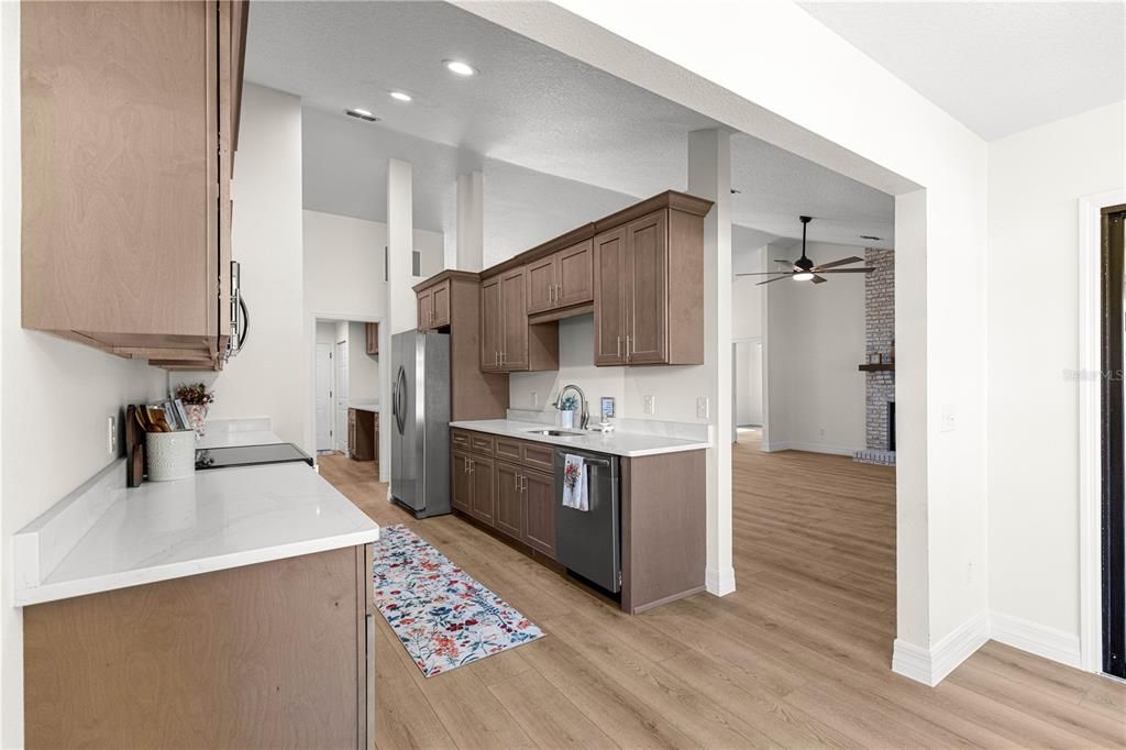 For Sale: $324,000 (3 beds, 2 baths, 1708 Square Feet)