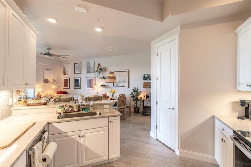 For Sale: $650,000 (2 beds, 2 baths, 1384 Square Feet)