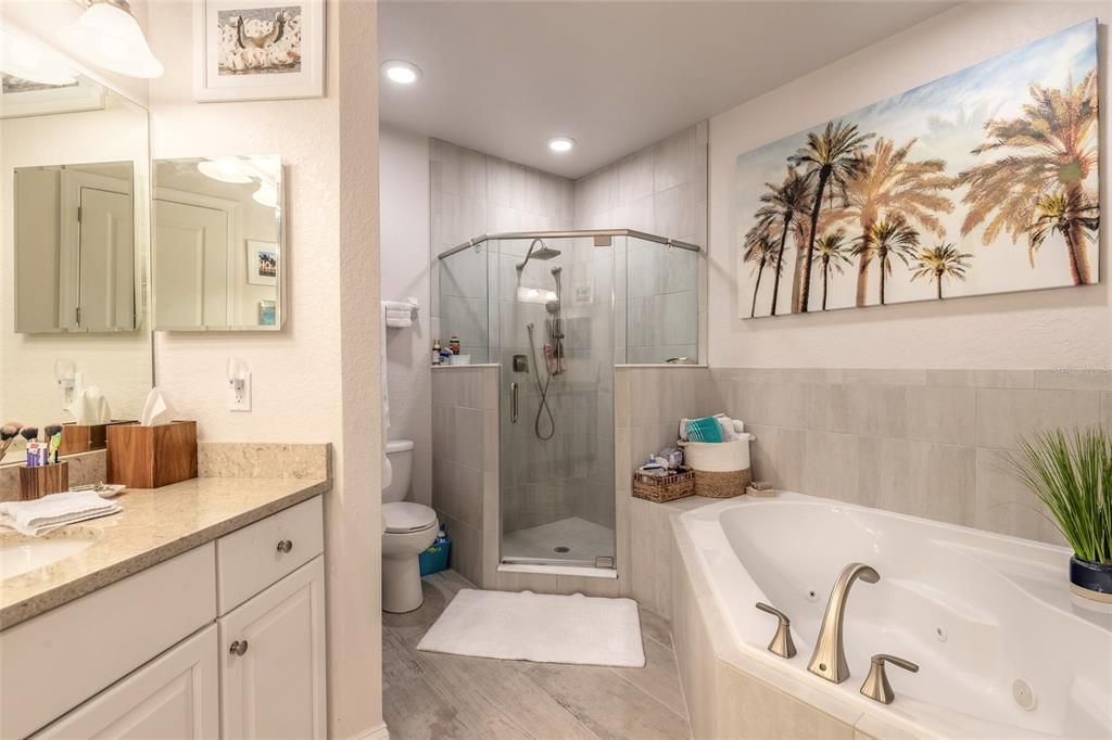 For Sale: $650,000 (2 beds, 2 baths, 1384 Square Feet)